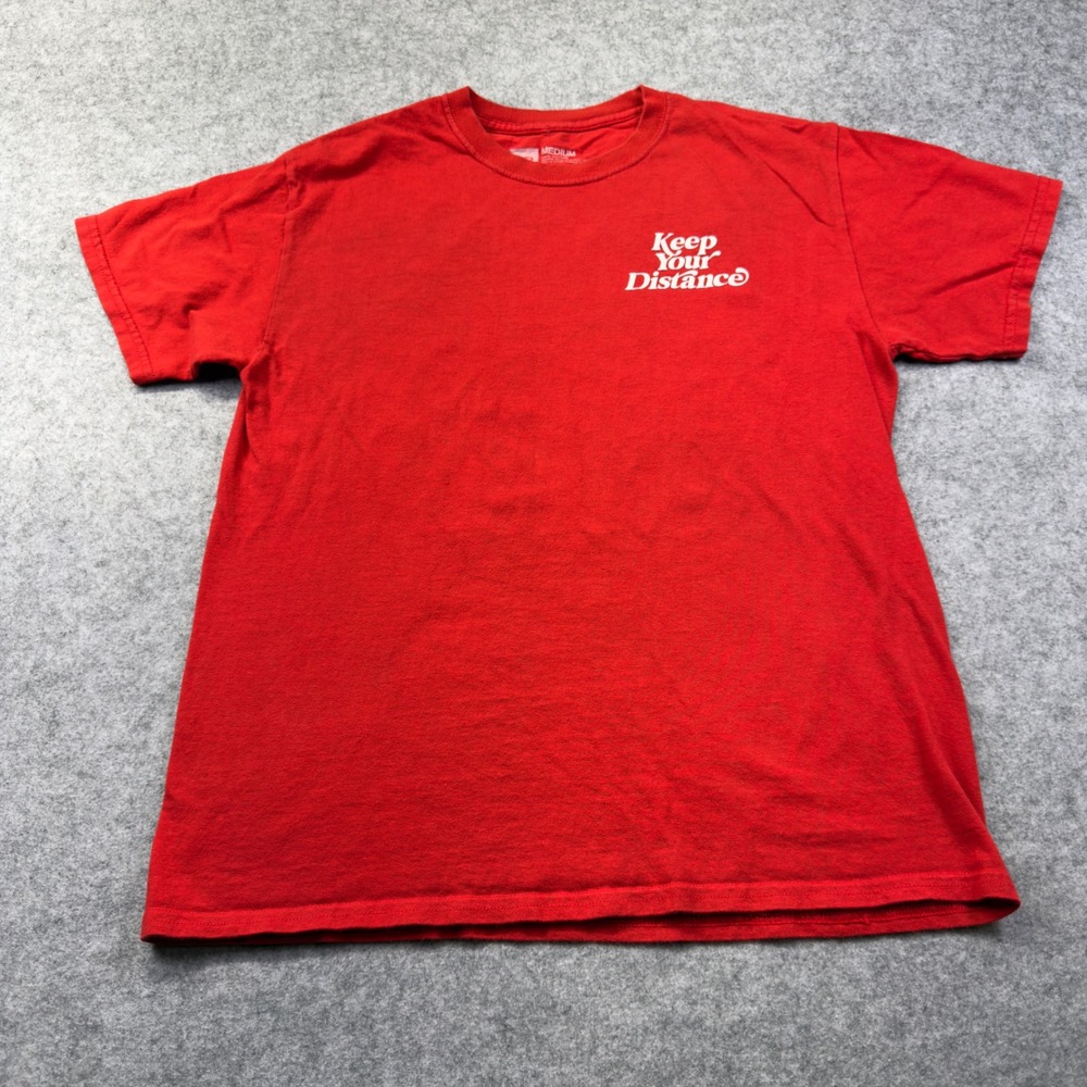 Young & Reckless T-Shirt Mens M Red Excellent Keep Your Distance Graphic Tee